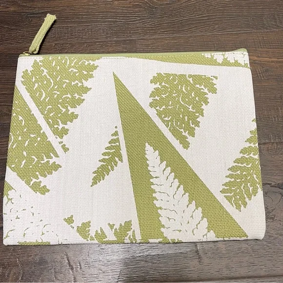 MANAOLA Kahone Set Palapalai Celadon Green Tote Bag & Pouch - Picture 5 of 7